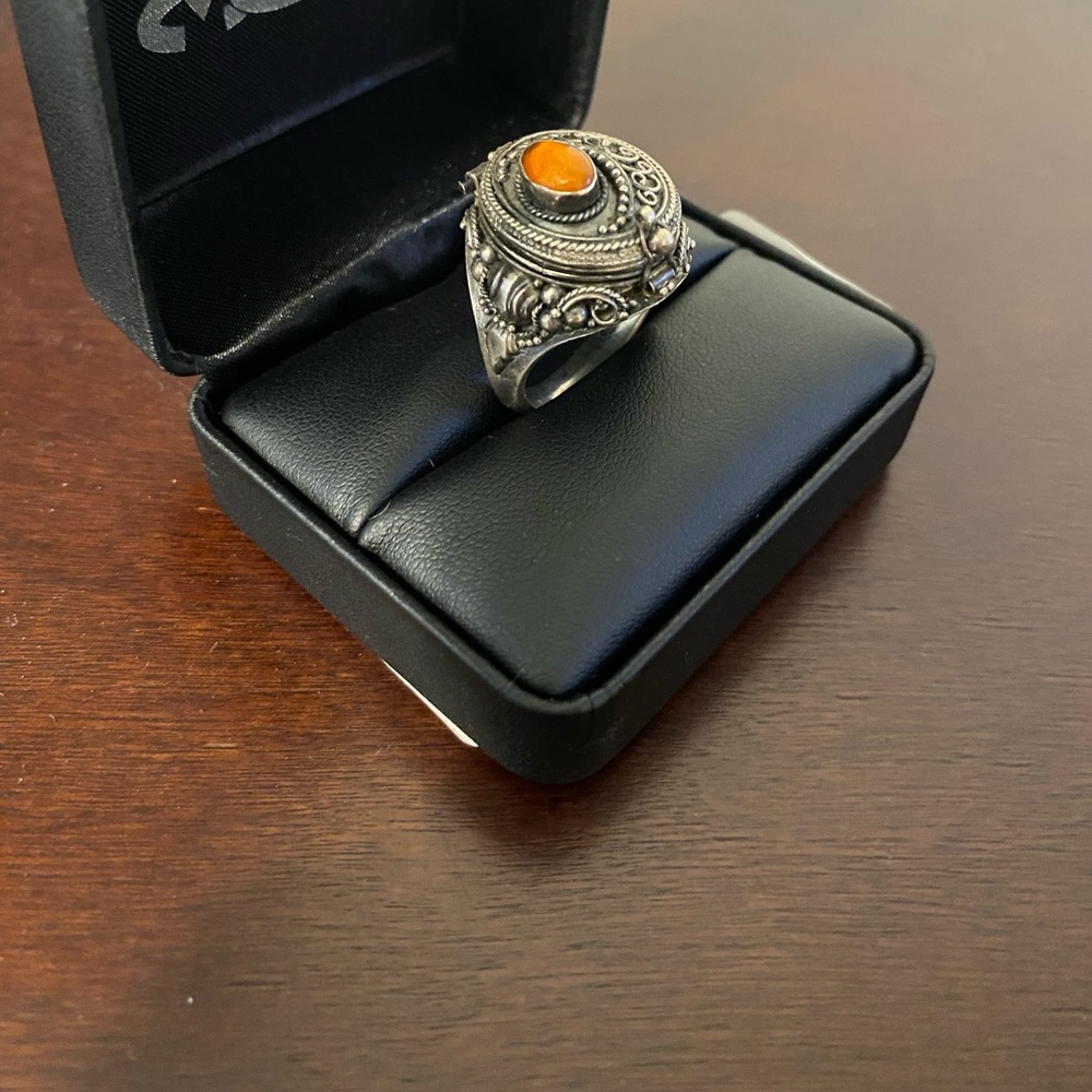 Antique poison ring